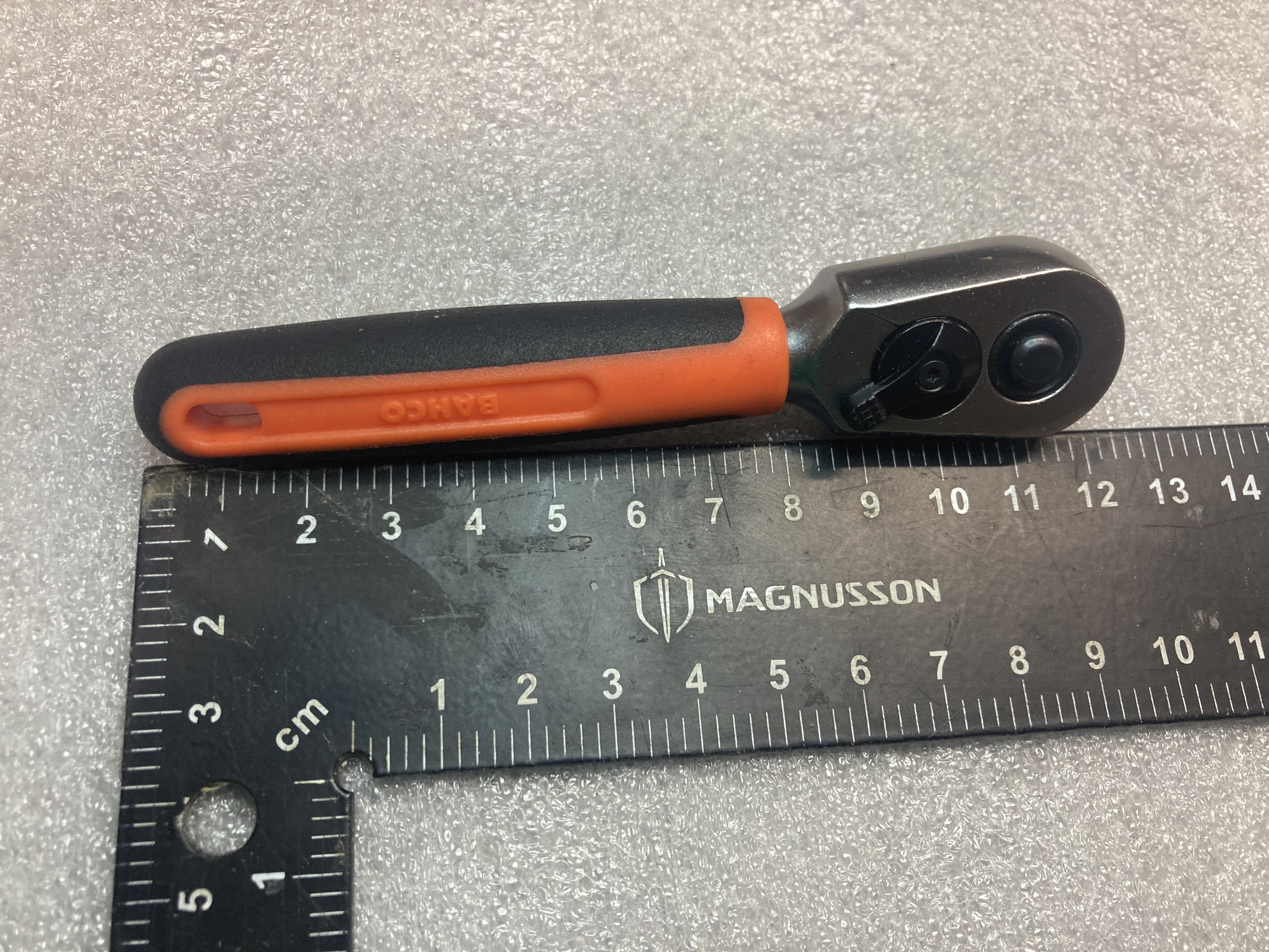 Bahco SL25 120mm ratchet — measuring the compact head size